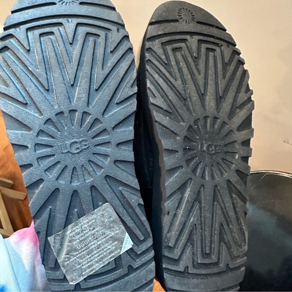 UGG Classic Clear Mini Boot - Picture 6 of 6